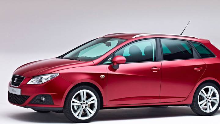 Seat Ibiza ST Side Pose In Red